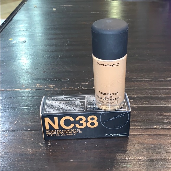 mac studio fix fluid nc 38